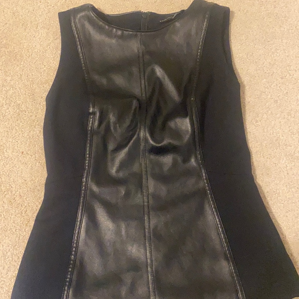 White House Black Market form fitting top